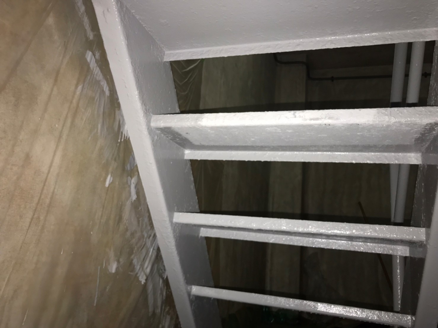 東山区Sマンション地下階段塗装工事