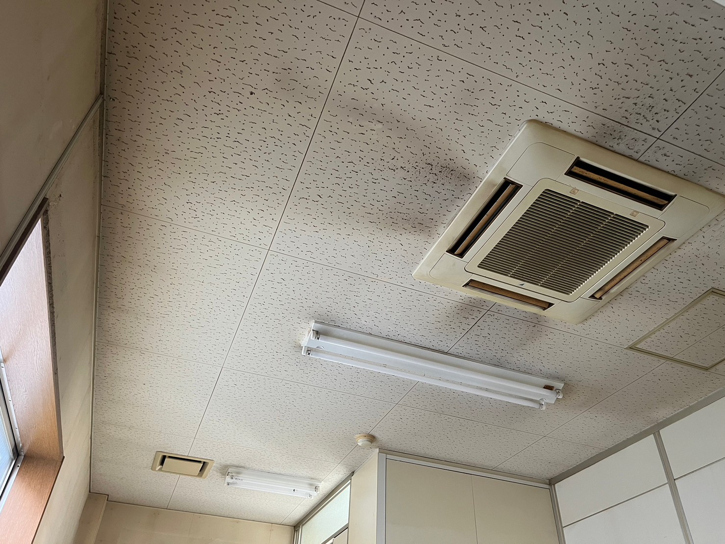 京都市伏見区テナント天井現状