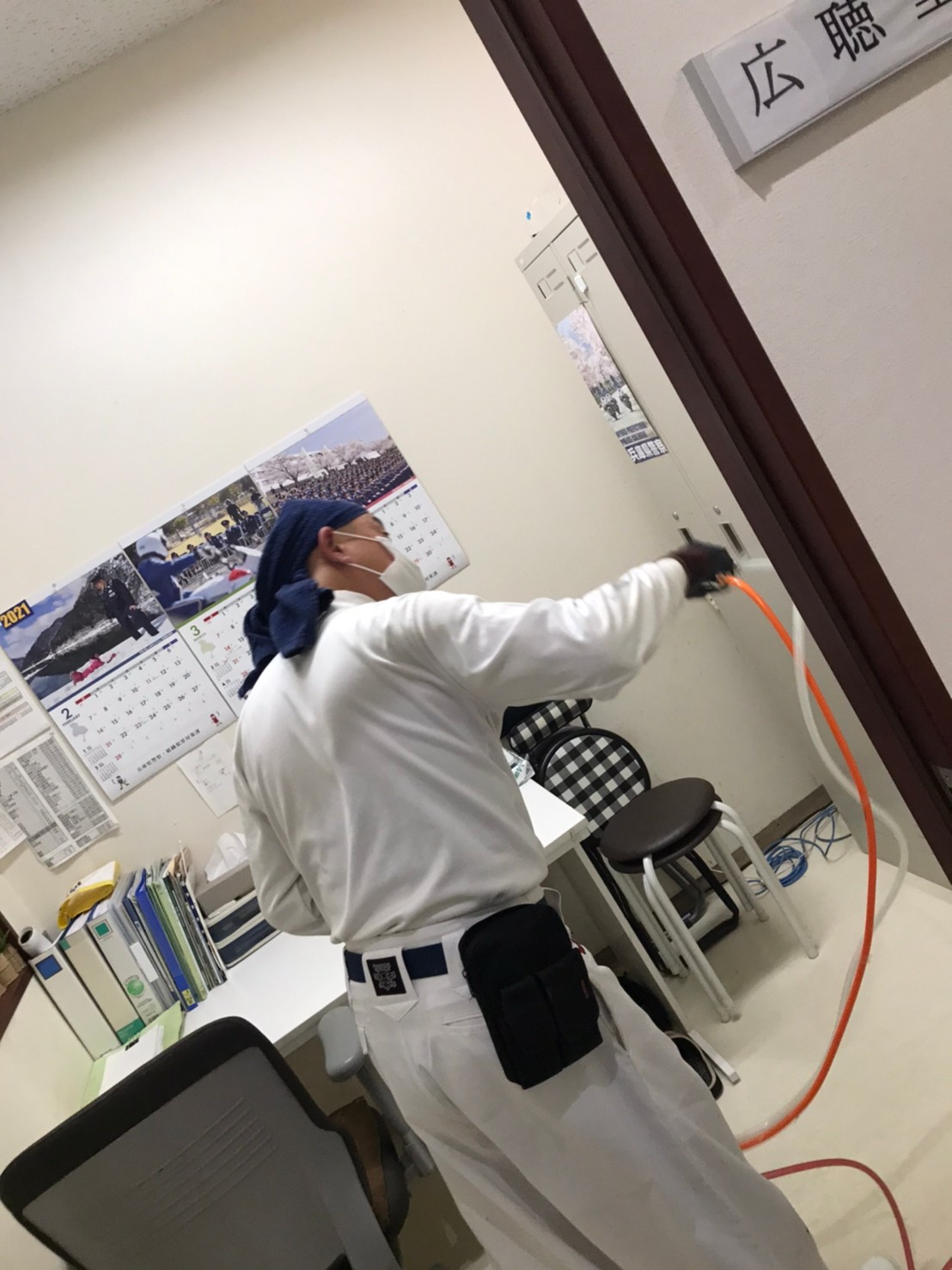 病院内広聴室のコロナウイルス無機コーティング剤作業