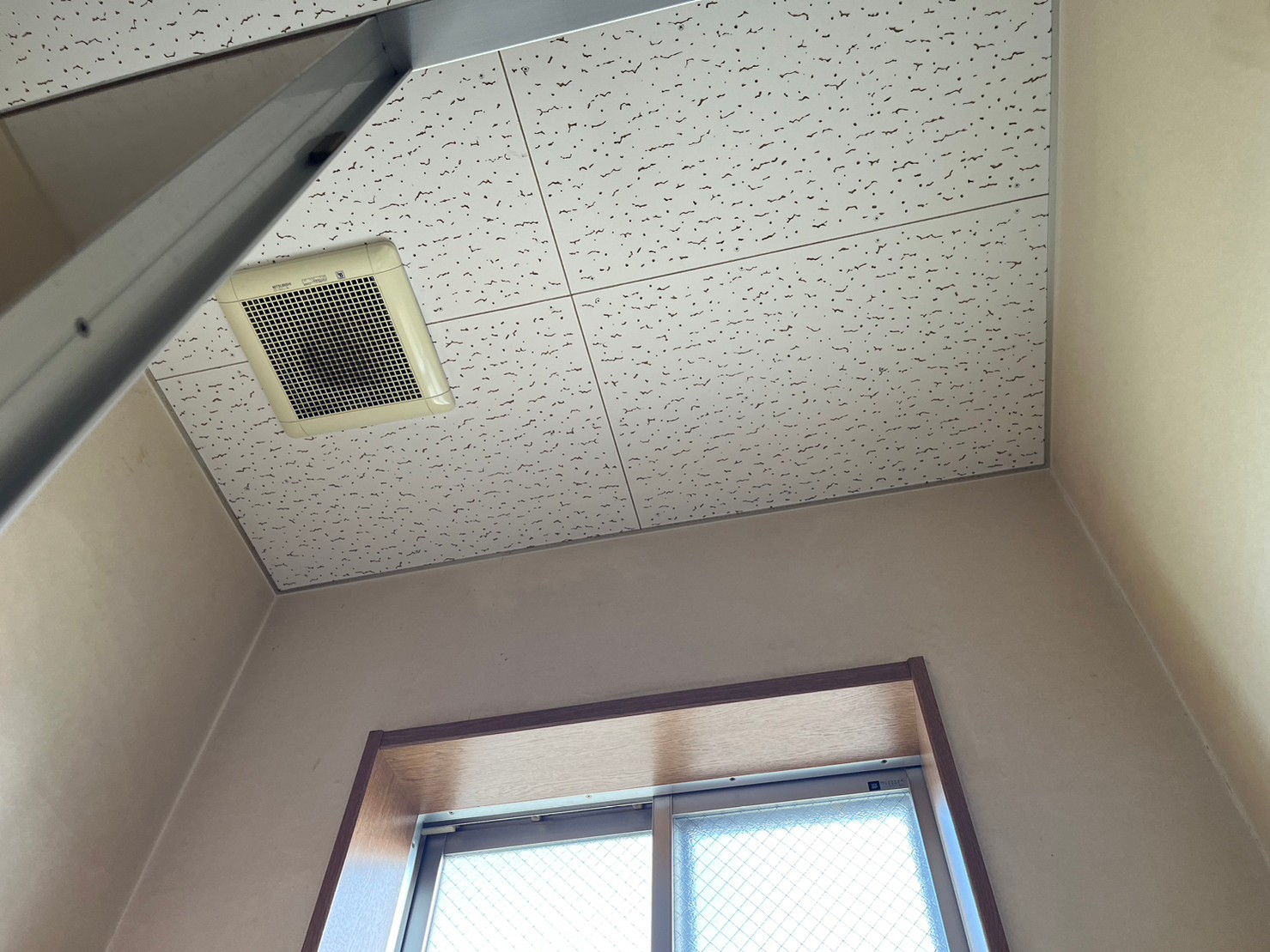 京都市伏見区テナント天井現状