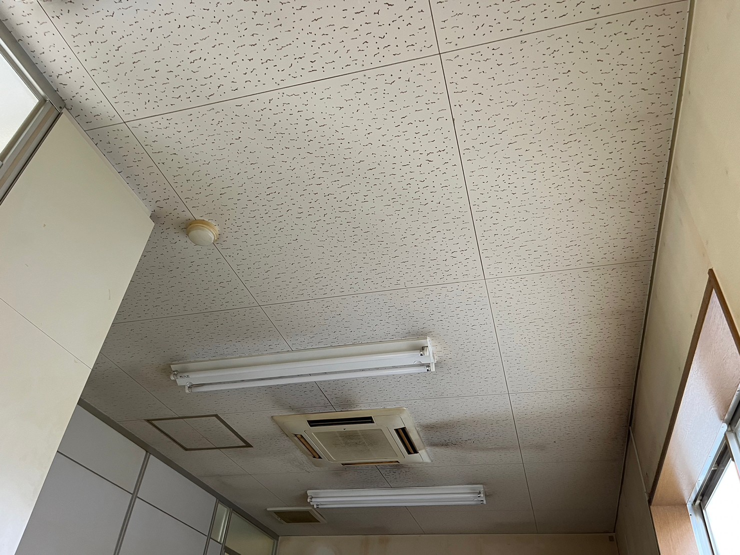 京都市伏見区テナント天井現状