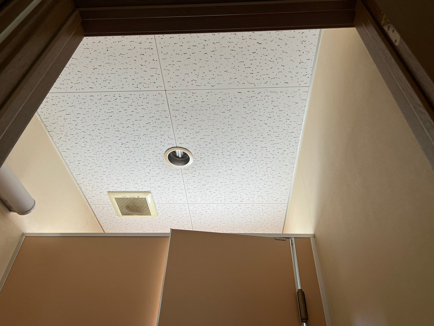 京都市伏見区テナント天井現状