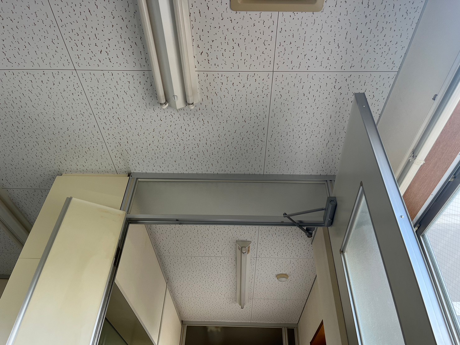 京都市伏見区テナント天井現状