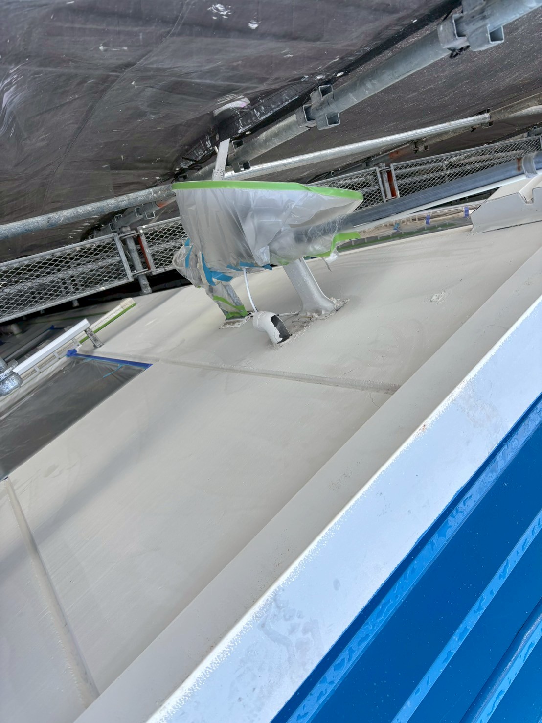 京都正木建装の滋賀県草津市外壁塗装作業付帯物の損傷C