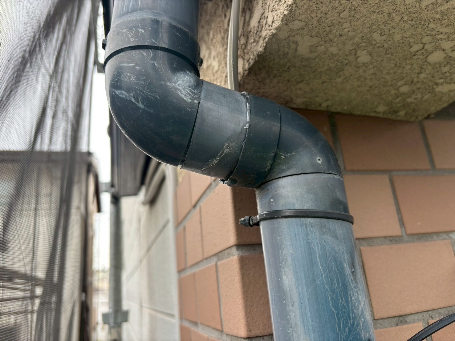 京都伏見区正木建装の西京区での雨トユを修繕