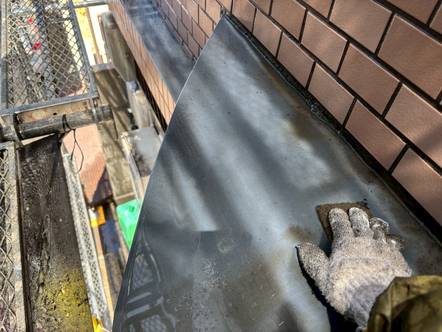 京都伏見区正木建装の西京区の板金水研ぎケレン後洗浄で綺麗な下地作り