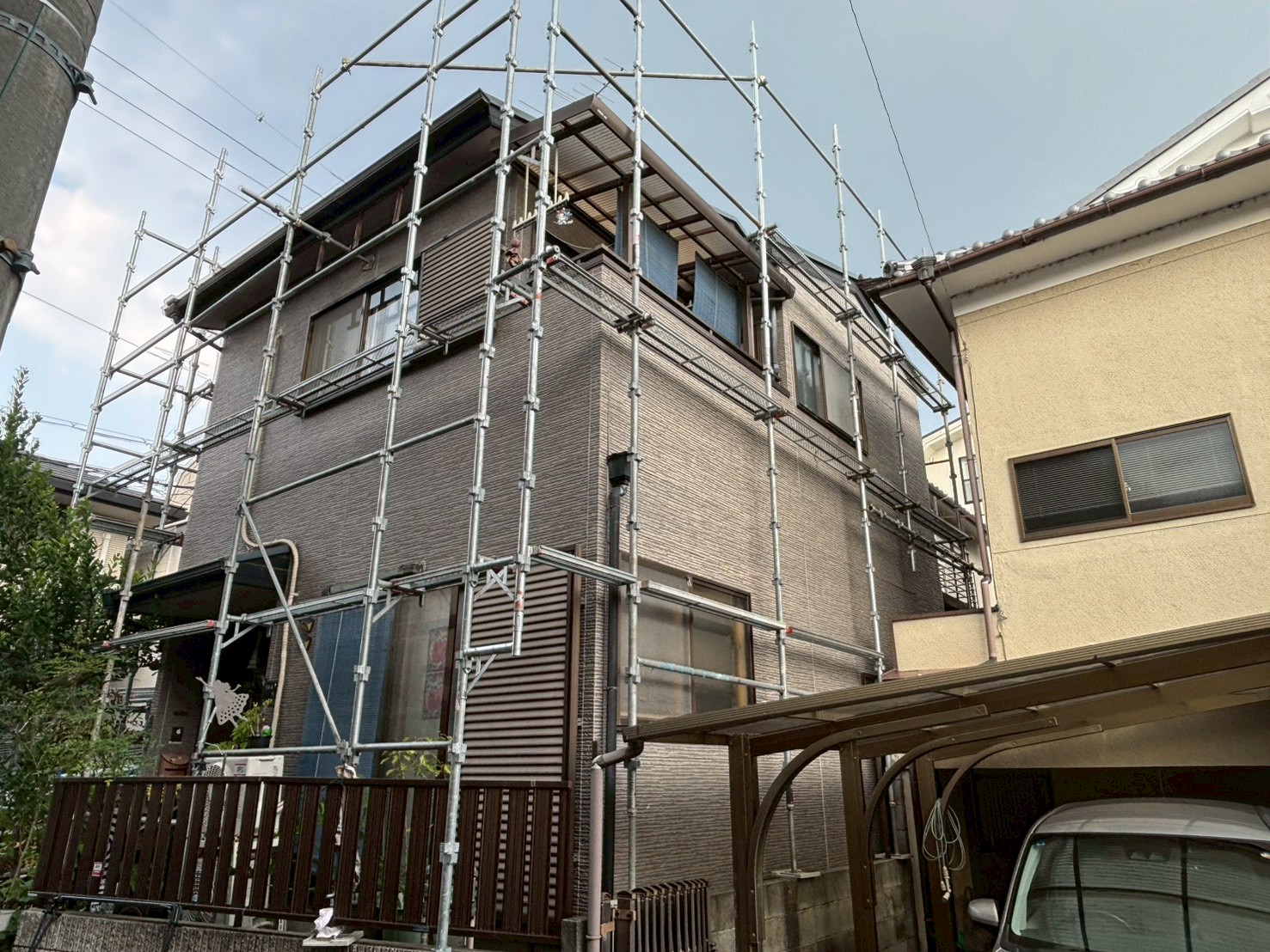 正木建装、足場施工中の写真