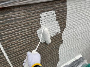 京都市左京区外壁ウルトラSIの中塗り塗装