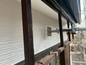 京都市左京区で2液性シリコン塗料で付帯塗装をしました