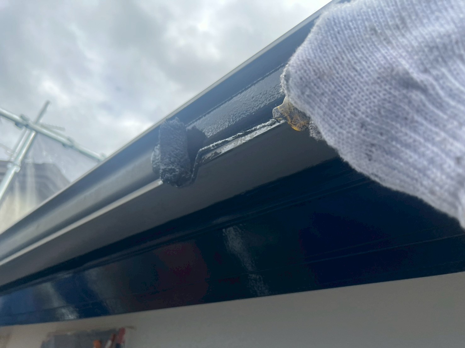 付帯物を無機塗料での塗装作業1