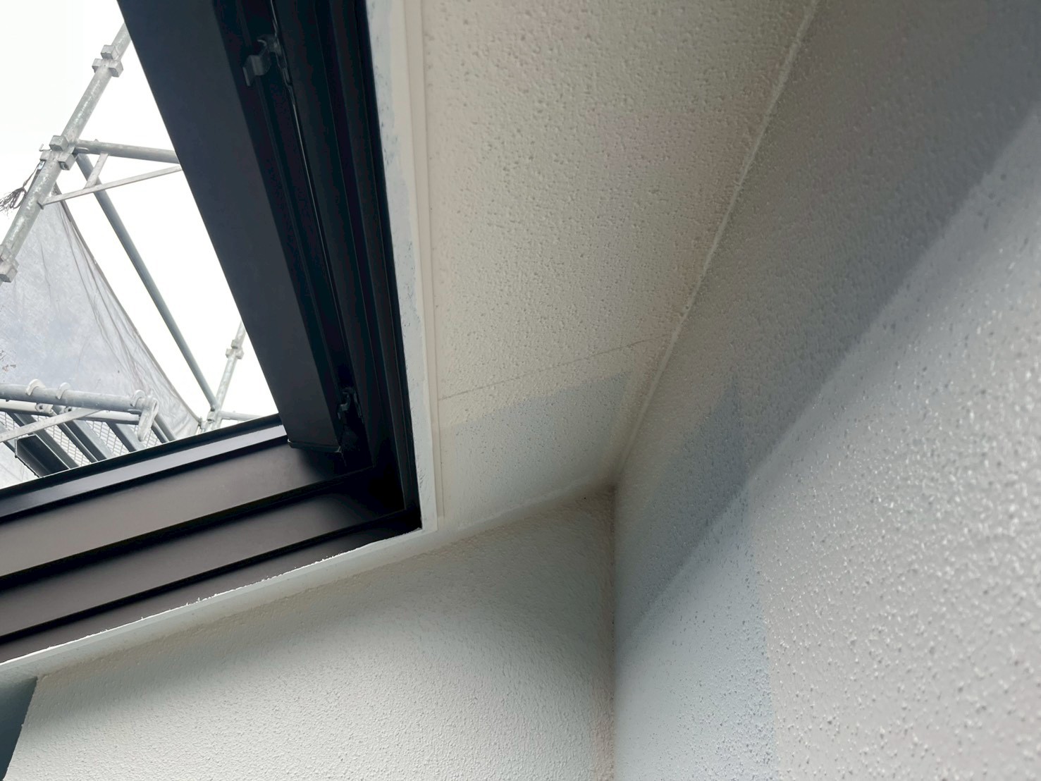 外壁塗装のウルトラＳＩ上塗り塗装作業2