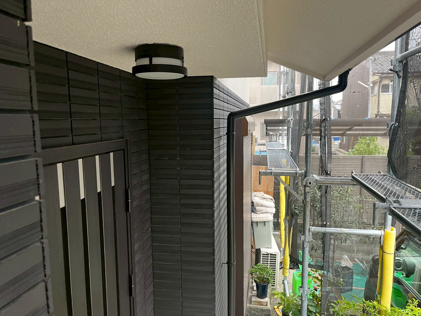 付帯物を無機塗料での塗装作業5