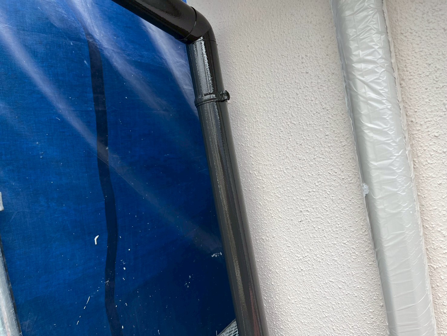 付帯物を無機塗料での塗装作業4