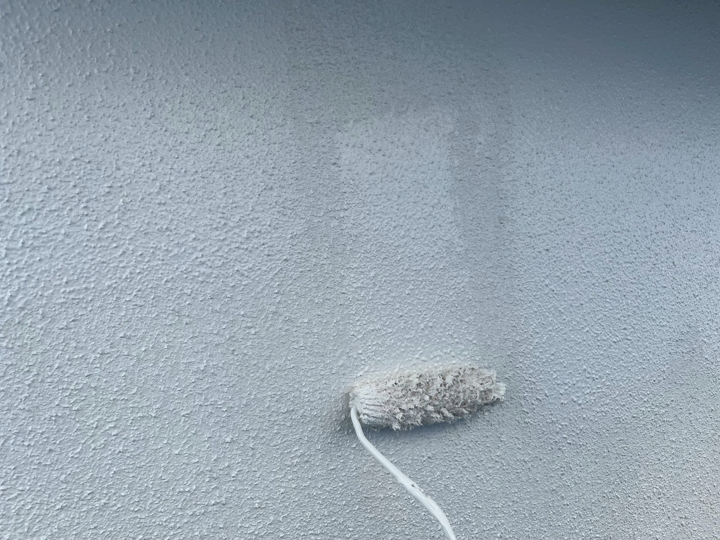 外壁塗装のウルトラＳＩ中塗り塗装作業2