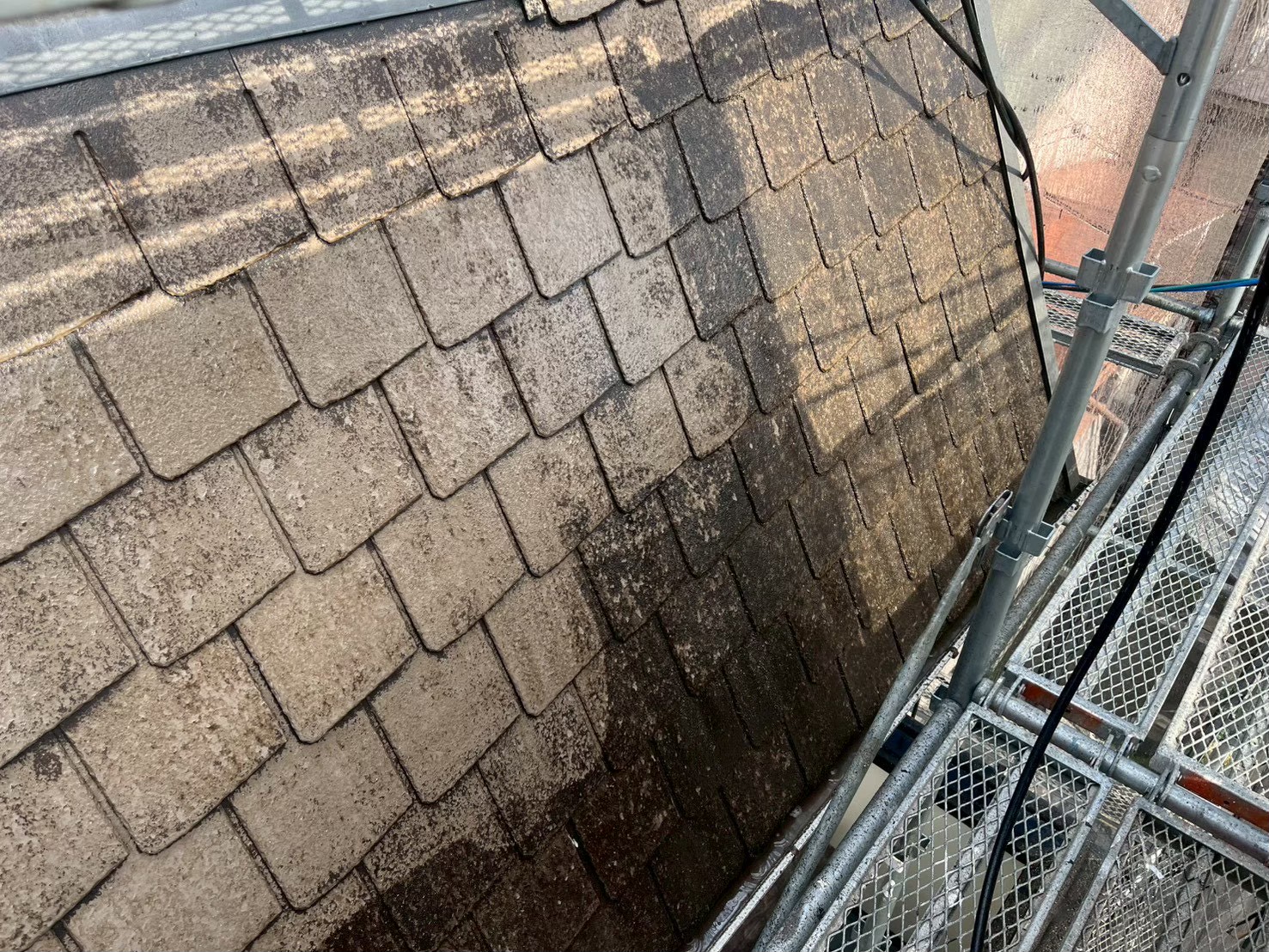 京都市左京区の屋根の高圧洗浄2