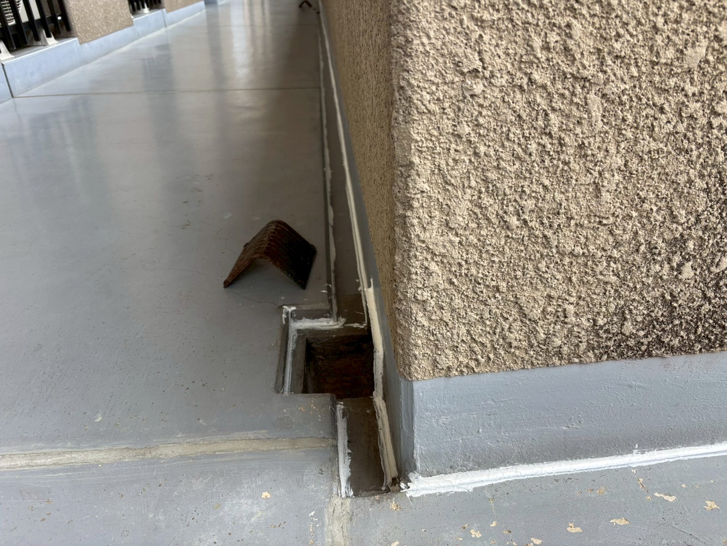 京都市西京区マンションのシール打設の写真3
