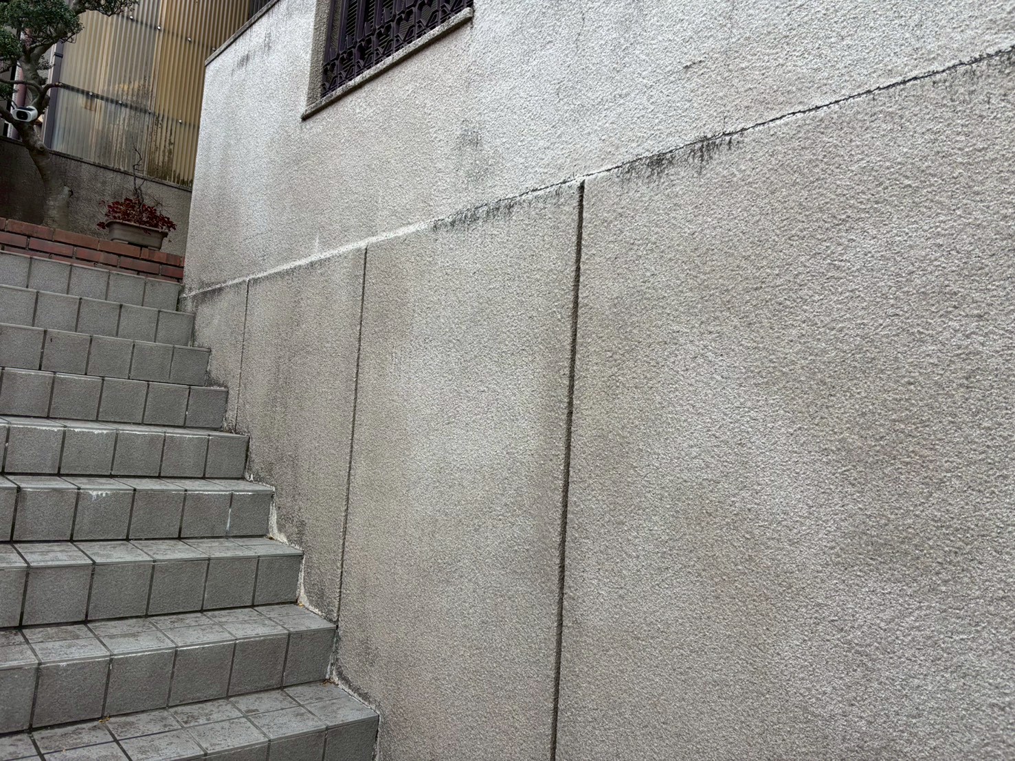 大阪府高槻市T様邸の外塀塗装工事の現地調査写真2