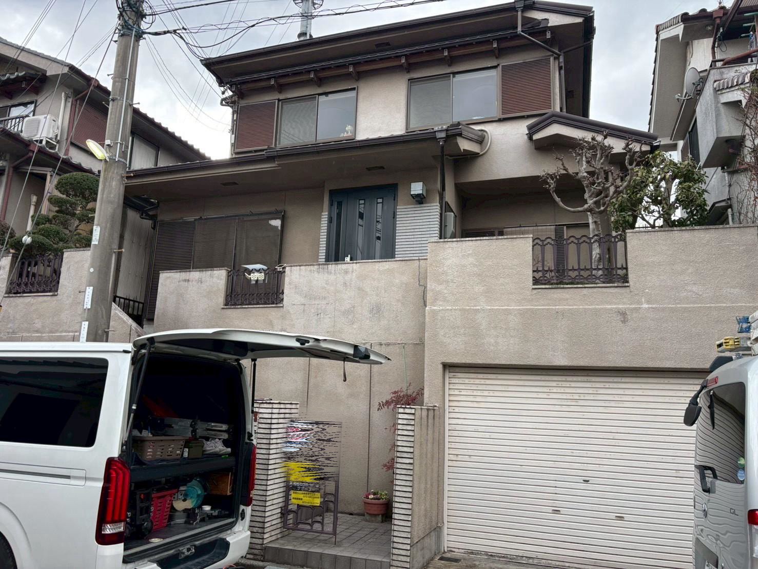 大阪府高槻市T様邸の外塀塗装工事の現地調査写真1
