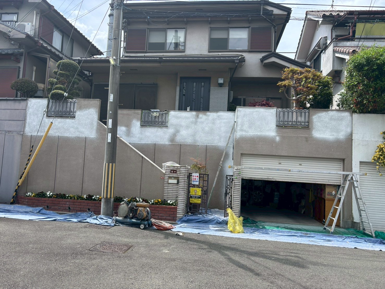 大阪府高槻市 擁壁塗装 下地補修完成