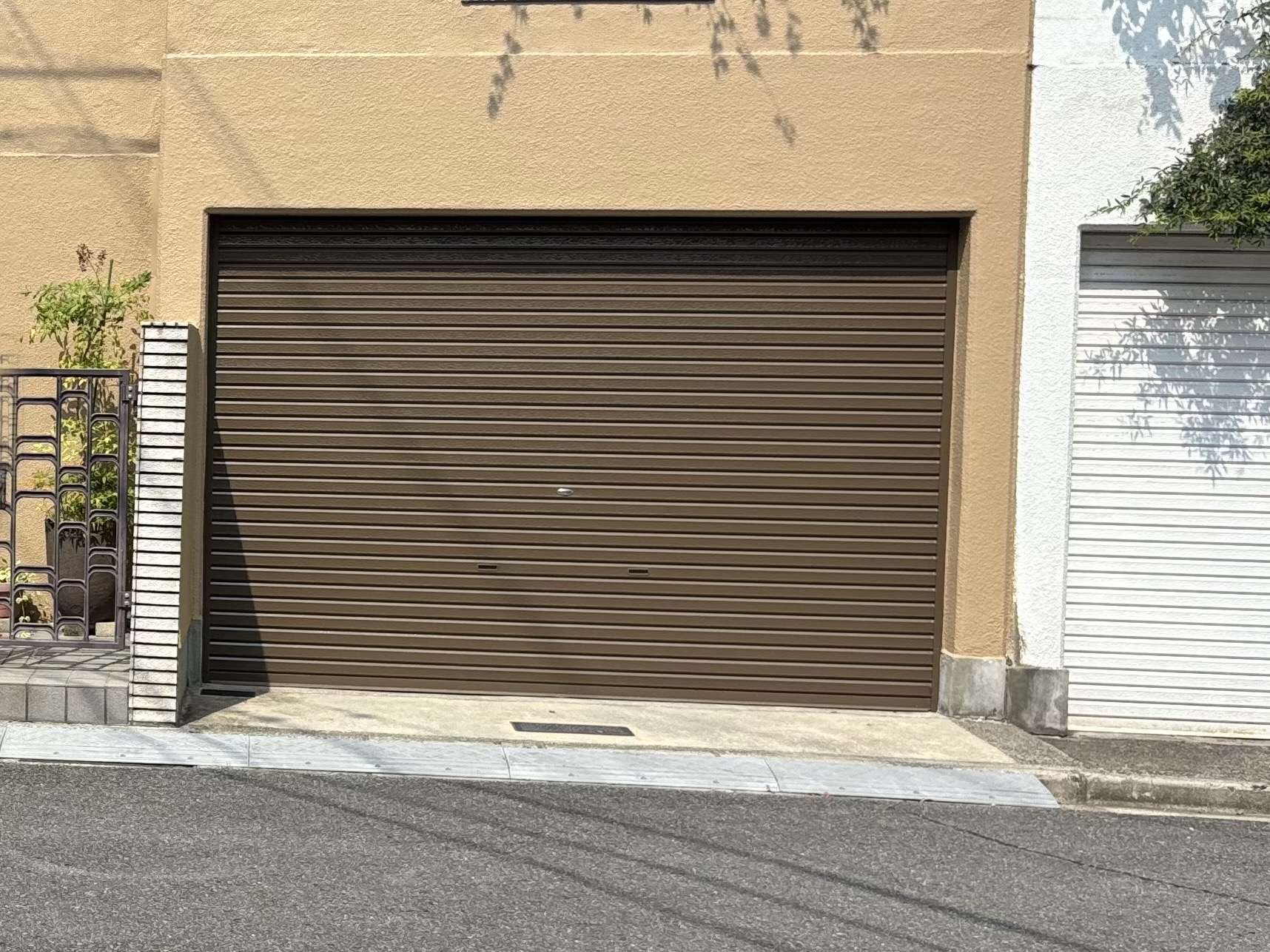 大阪府高槻市シャッター塗装完成