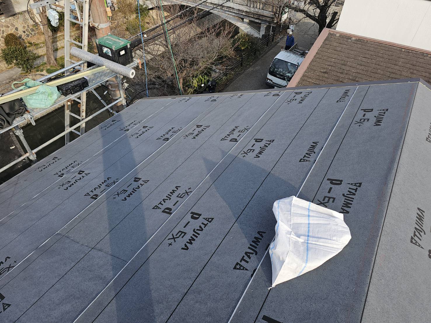 京都市の屋根軽量化・耐震対策による屋根葺き替え施工　ﾙｰﾌｨﾝｸﾞ1
